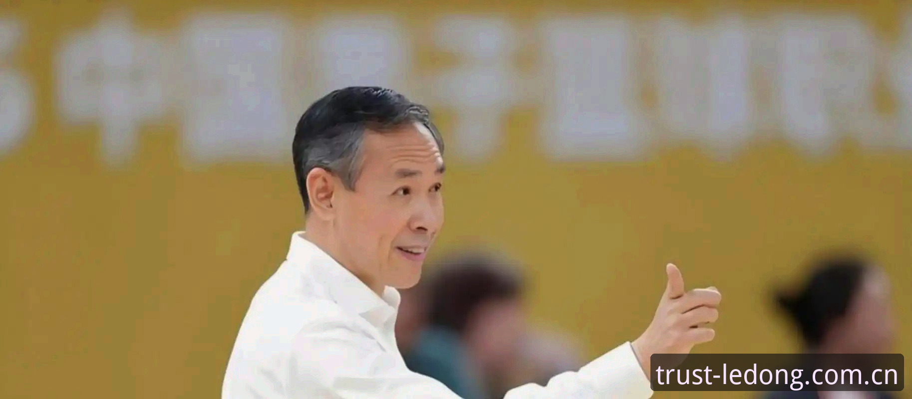 乐动体育足球中文官方站直播平台推荐 李楠接任vs许利民离队:谁在乐动体育足球中文官方站直播平台推荐背后的真正赢家?